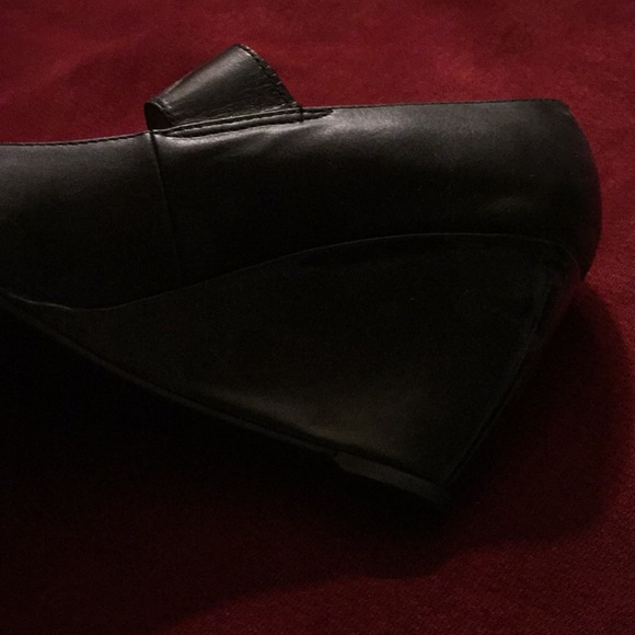 Shoes - Picture 2 of 3